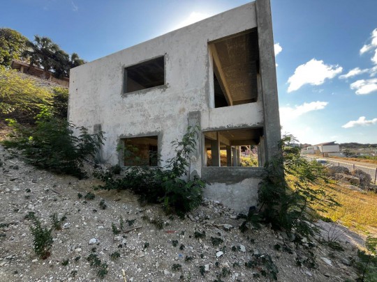 Blue Bay - detached villa under construction
