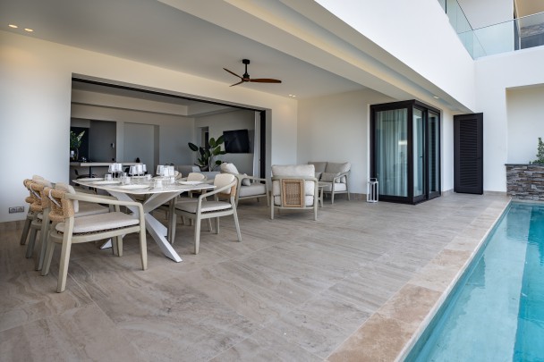 THE RIDGE 11 - Luxury apartment with private infinity pool