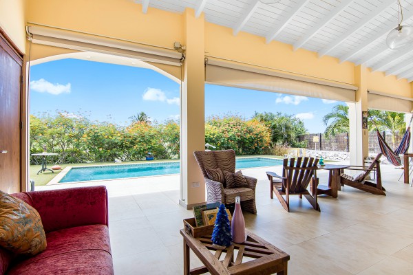 Blue Bay - Luxury, tropical home with pool and golf course views