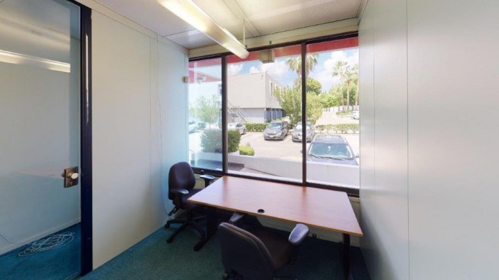 Rooi Catootje - Centrally located office on the ground floor for rent