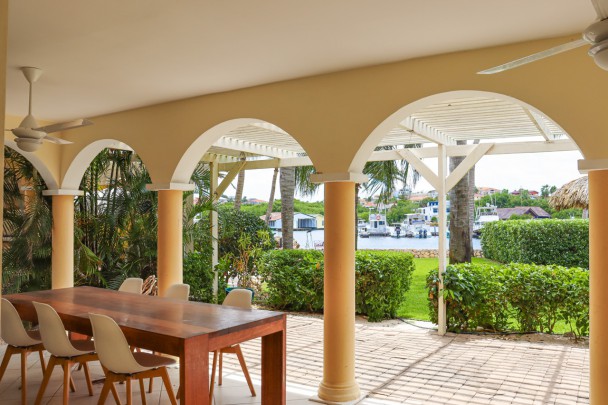 Jan Thiel - Beautiful 2 bedroom apartment with sea view and boat dock