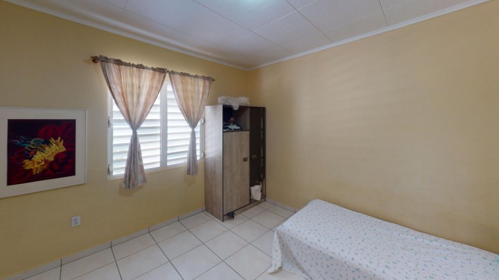 Sunset Heights - spacious 3-bedroom house for rent 