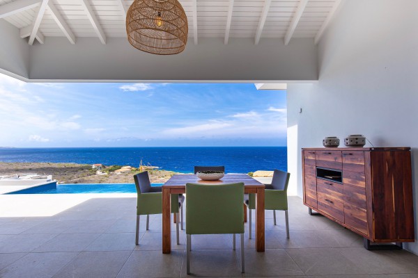 Prachtige woning met uitzicht over de oceaan en binnenmeer op resort
