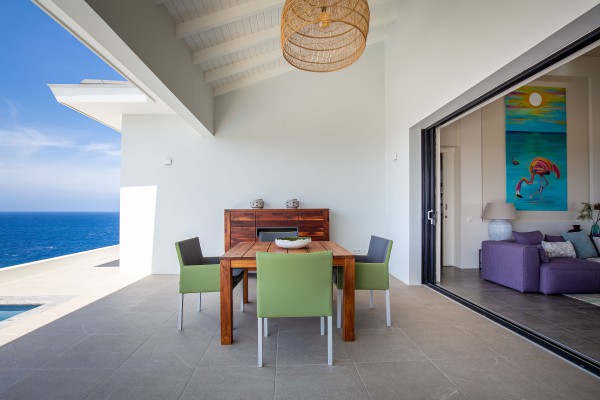 Prachtige woning met uitzicht over de oceaan en binnenmeer op resort