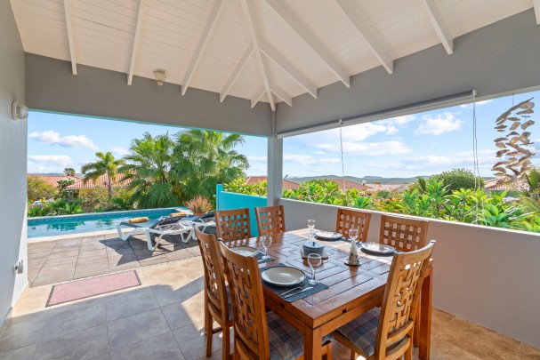 Beautiful property at Villapark Fontein Curacao with pool and sea view