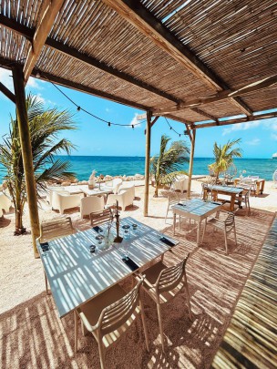 BijBlauw Boutique Hotel & Oceanfront Restaurant Exploitatie + inboedel