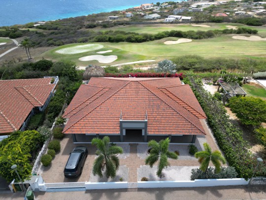 Blue Bay - Beautiful luxury home with spectacular views