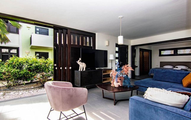 Blue Bay - Tropical Indigo Garden apartment fit for vacation rentals