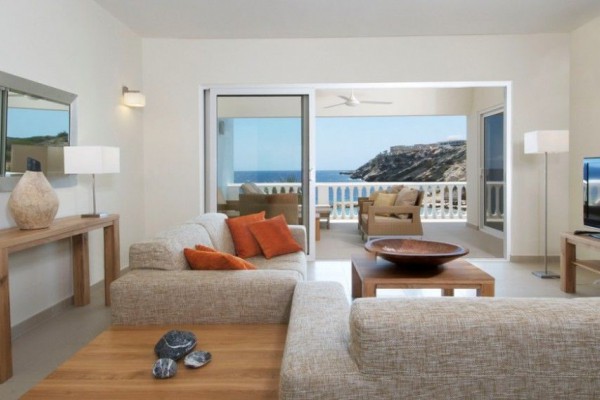 Oceanfront penthouse and condos for sale in Caribbean w. private beach