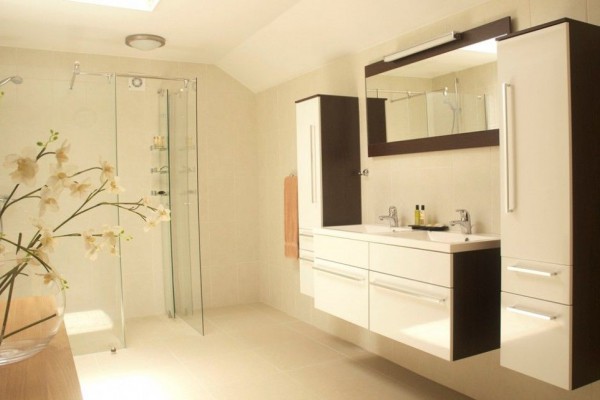 Oceanfront penthouse and condos for sale in Caribbean w. private beach