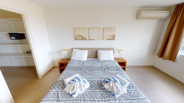 Prachtig appartement met zeezicht op golf resort - loopafstand strand!