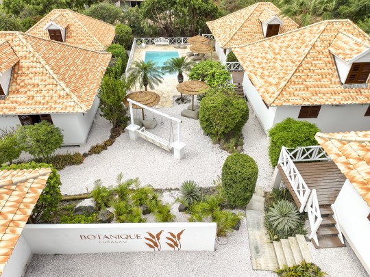 Luxury Seaview bungalow on resort with good rental opportunities