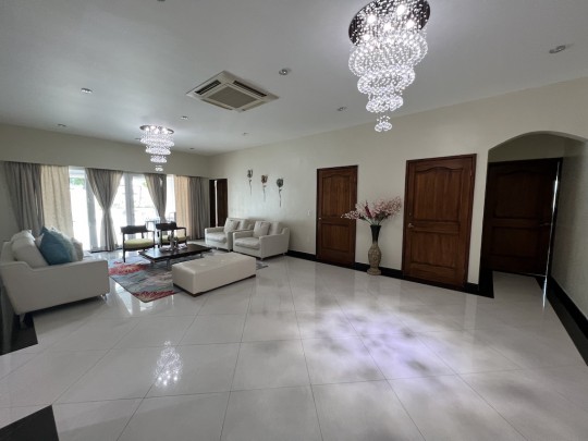 Blue Bay: Beautiful villa with swimming pool and separate apartment