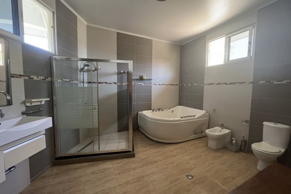 Blue Bay BR-28 - Beautiful villa overlooking the golf course