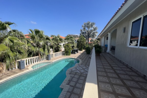 Blue Bay BR-28 - Beautiful villa overlooking the golf course