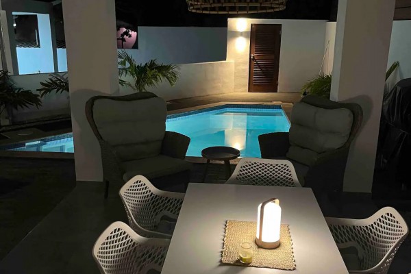 Mahaai - Tropical bungalow perfect for vacation rentals with pool