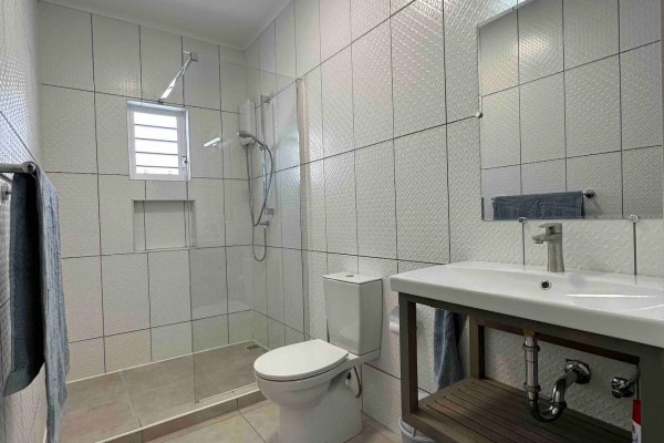Mahaai - Tropical bungalow perfect for vacation rentals with pool