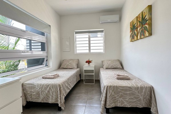 Mahaai - Tropical bungalow perfect for vacation rentals with pool