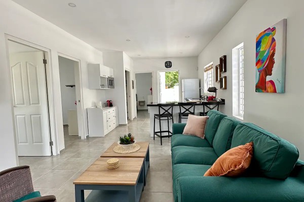 Mahaai - Tropical bungalow perfect for vacation rentals with pool