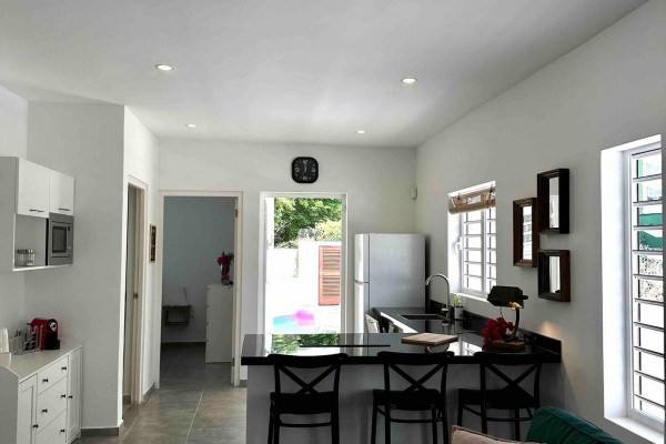 Mahaai - Tropical bungalow perfect for vacation rentals with pool