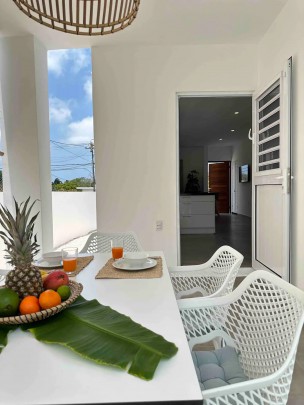 Mahaai - Tropical bungalow perfect for vacation rentals with pool