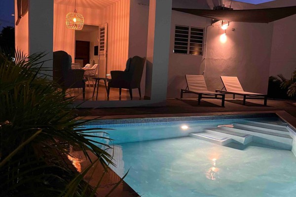 Mahaai - Tropical bungalow perfect for vacation rentals with pool