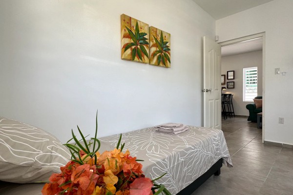 Mahaai - Tropical bungalow perfect for vacation rentals with pool