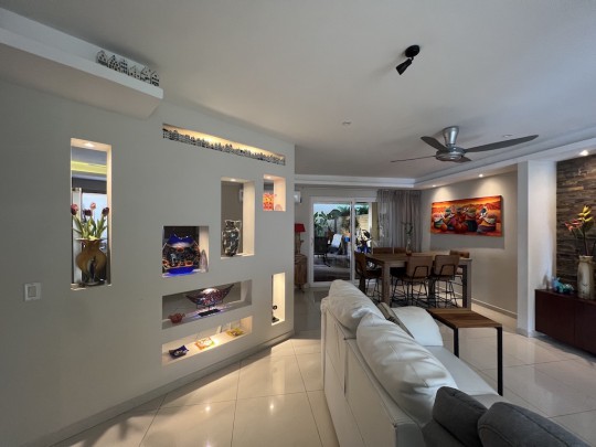 Modern 4 bedroom apartment in Gaito Curaçao