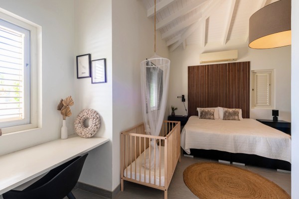 Blue Bay BH 04 - Charming villa with guest house and beautifull views.