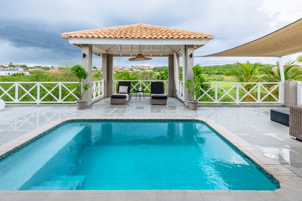 Blue Bay BH 04 - Charming villa with guest house and beautifull views.