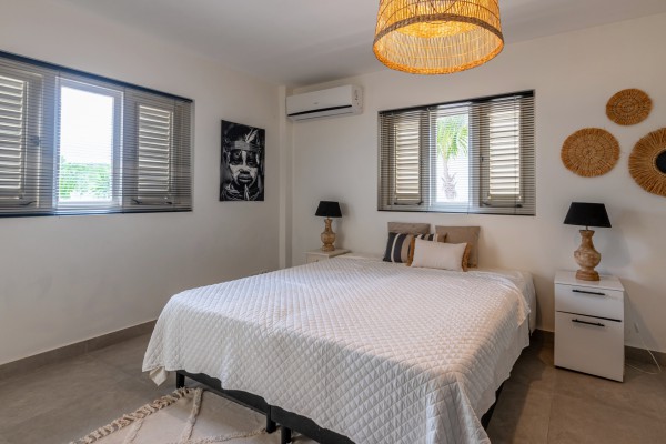 Blue Bay BH 04 - Charming villa with guest house and beautifull views.