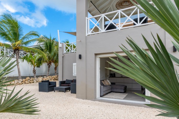 Blue Bay BH 04 - Charming villa with guest house and beautifull views.