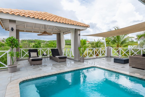 Blue Bay BH 04 - Charming villa with guest house and beautifull views.