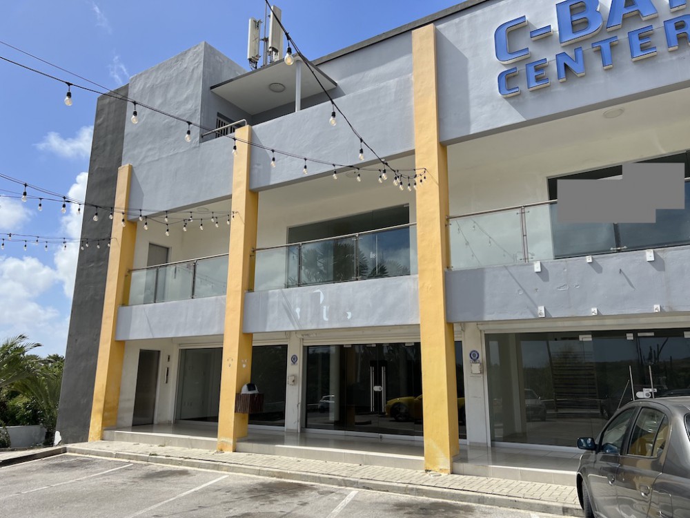 RE/MAX real estate, Curacao, Jan Thiel, Caracasbaai - Commercial space for rent on main road
