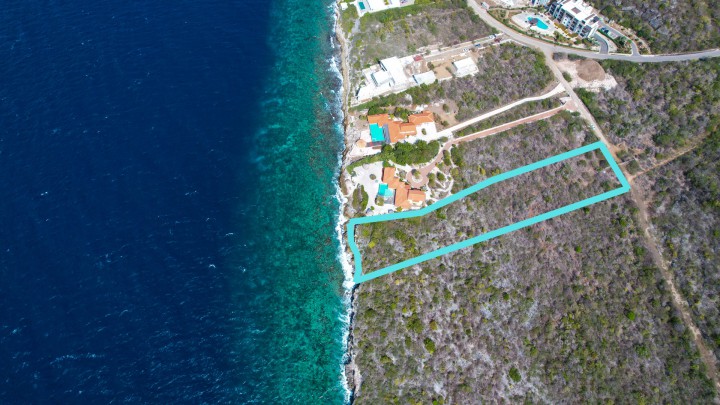 Coral Estate 90 - Large seafront lot for sale with breathtaking views