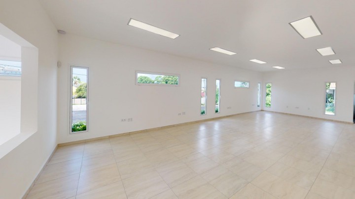 Klein Davelaar - Centrally located newly renovated modern office space