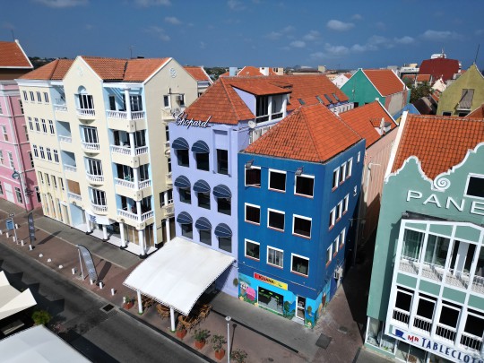 Punda - Nicely renovated apartment with ocean views at Handelskade!