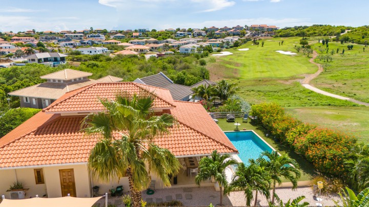 Blue Bay - Luxury home with pool and golf course views