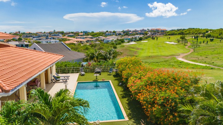 Blue Bay - Luxury home with pool and golf course views