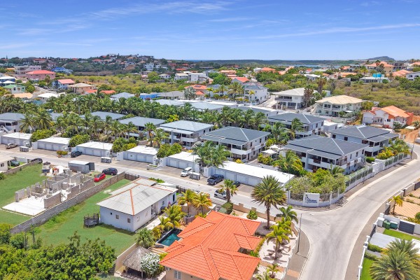 Carouselimage Curacao 1988