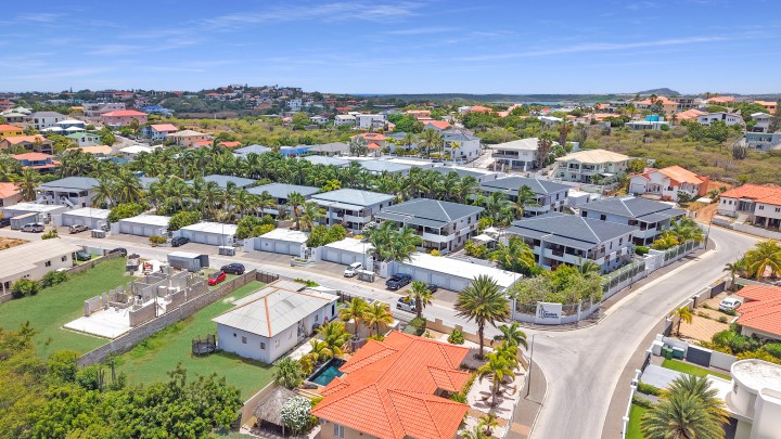 Ruim appartement met zwembad te huur in Jan Thiel -dichtbij het strand