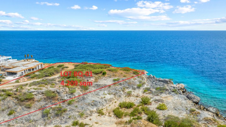 Blue Bay BQ1 - Exclusive, oceanfront lot ready for your dream home