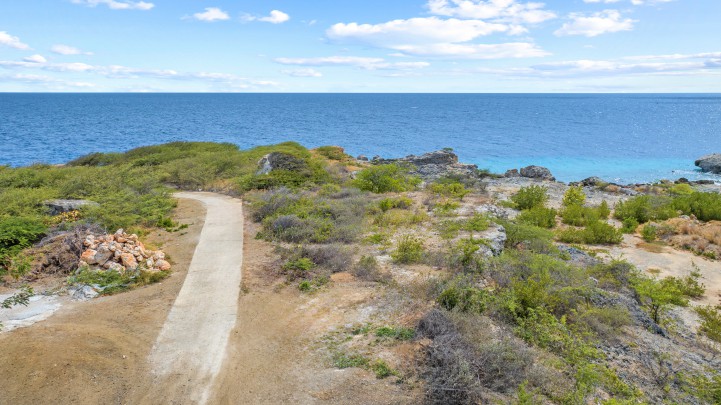 Blue Bay BQ1 - Exclusive, oceanfront lot ready for your dream home