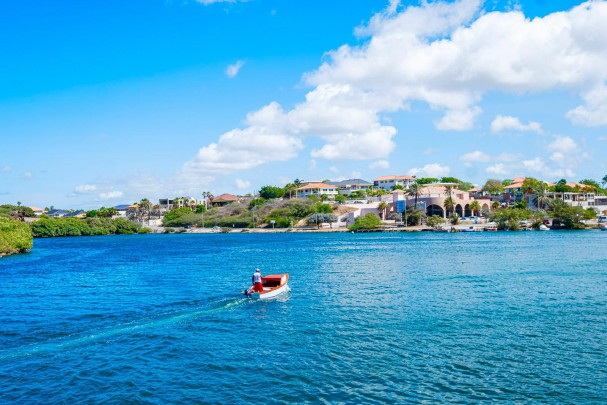 La Palapa - Apartment with rental potential and harbor views at beach