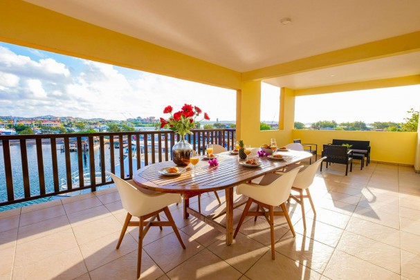 La Palapa - Apartment with rental potential and harbor views at beach