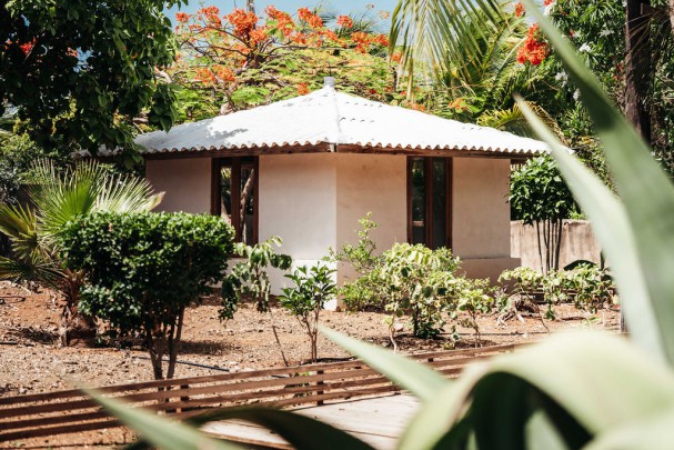 Kaya Tibourin - Renovated Tropical Home with Swimming Pool and Privacy