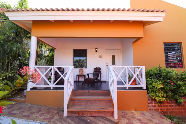 Villa with rental options and pool for sale in Jan Thiel Curaçao