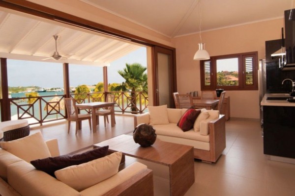 Spanish Water Apartments: Waterfront apartments in Caribbean for sale