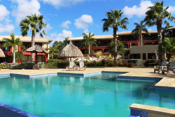 Spanish Water Apartments: Waterfront apartments in Caribbean for sale