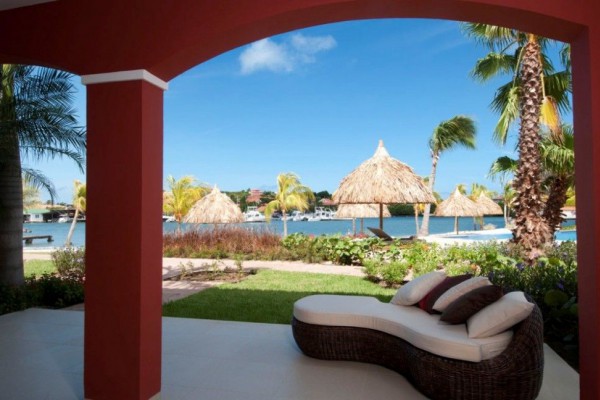 Spanish Water Apartments: Waterfront apartments in Caribbean for sale